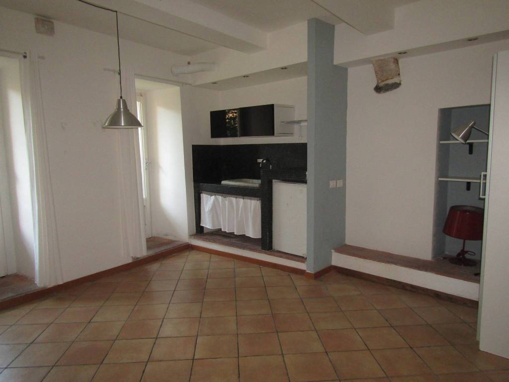 appartamento in vendita a Carrara in zona Centro Città