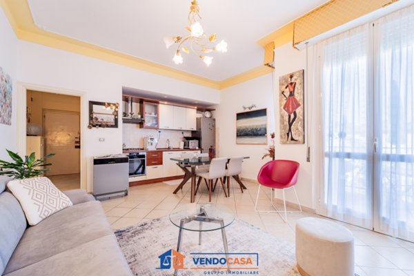 appartamento in vendita a Carrara in zona Stadio