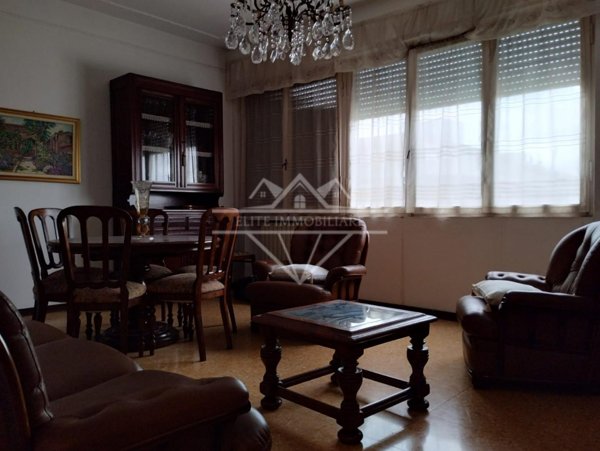 appartamento in vendita a Carrara in zona Avenza