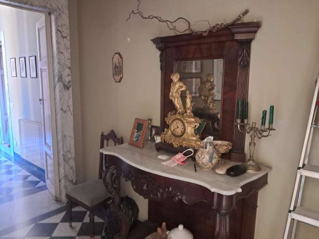 appartamento in vendita a Carrara in zona Centro Città