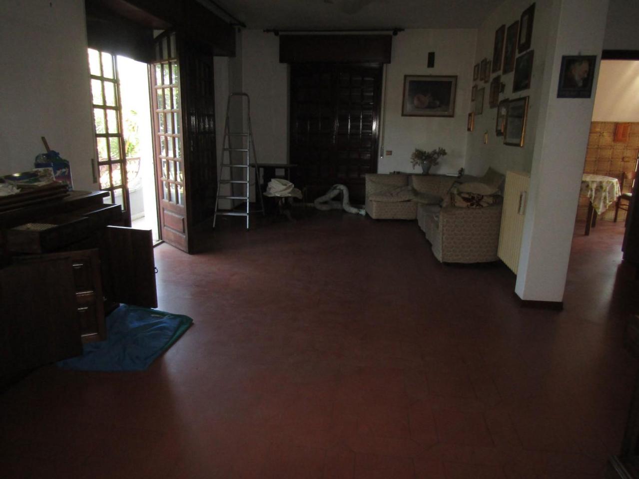 casa indipendente in vendita a Carrara in zona Sant'Antonio