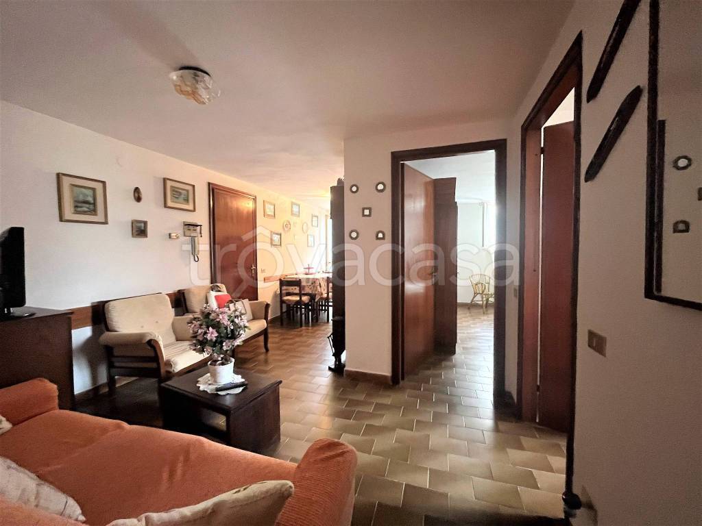 appartamento in vendita a Carrara in zona Marina di Carrara