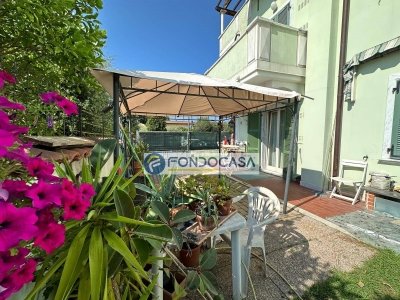 appartamento in vendita a Carrara