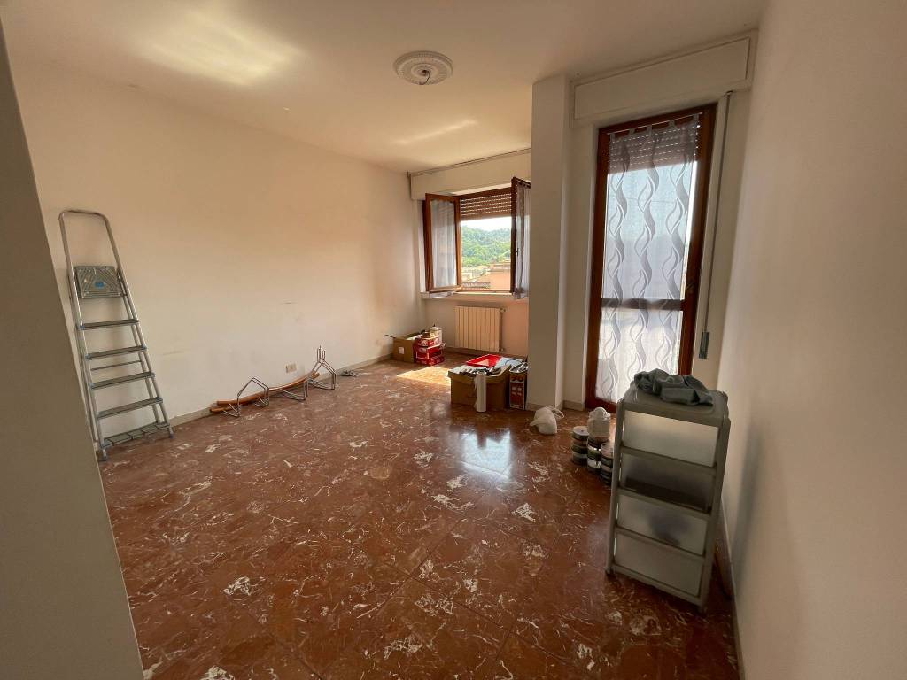 appartamento in vendita a Carrara in zona Codena