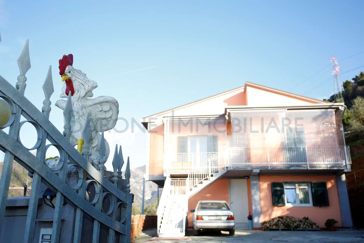 appartamento in vendita a Carrara in zona Codena