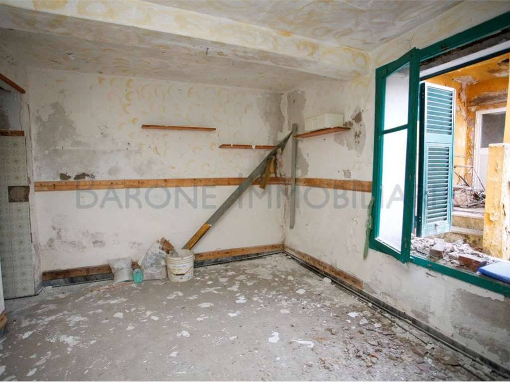 appartamento in vendita a Carrara in zona Sant'Antonio