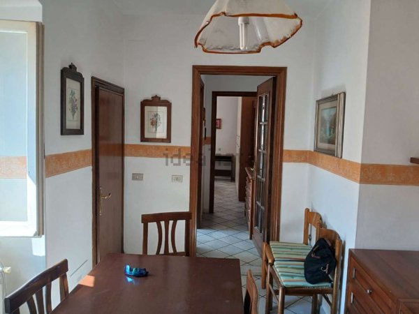 appartamento in vendita a Carrara in zona Miseglia