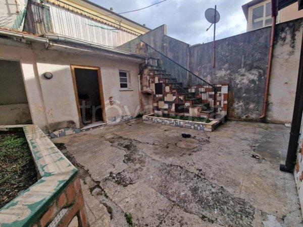 appartamento in vendita a Carrara in zona Centro Città