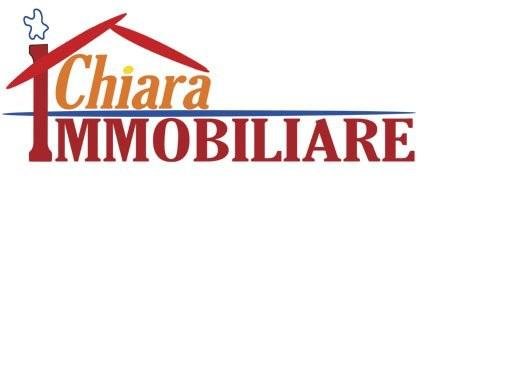 locale commerciale in vendita a Carrara in zona Marina di Carrara