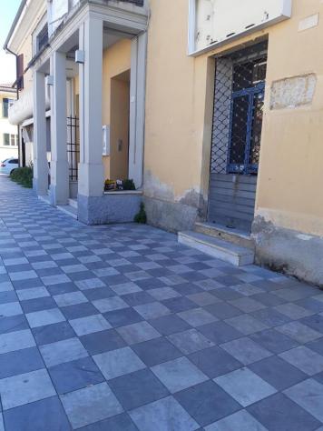 negozio in vendita a Carrara in zona Marina di Carrara