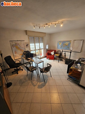 ufficio in vendita a Carrara in zona Nazzano