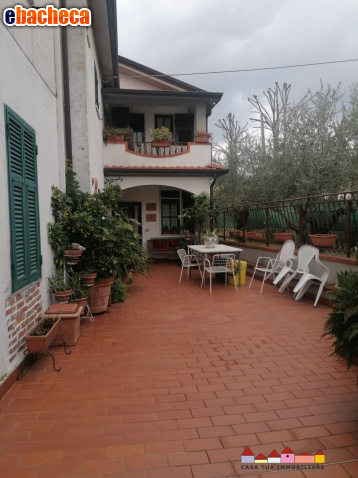 appartamento in vendita a Carrara in zona Fossone