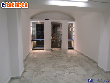 ufficio in vendita a Carrara
