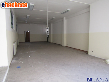 ufficio in vendita a Carrara in zona Avenza