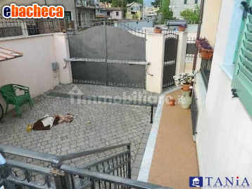 appartamento in vendita a Carrara in zona Avenza