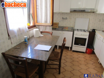 appartamento in vendita a Carrara in zona Avenza