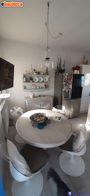 appartamento in vendita a Carrara in zona Marina di Carrara