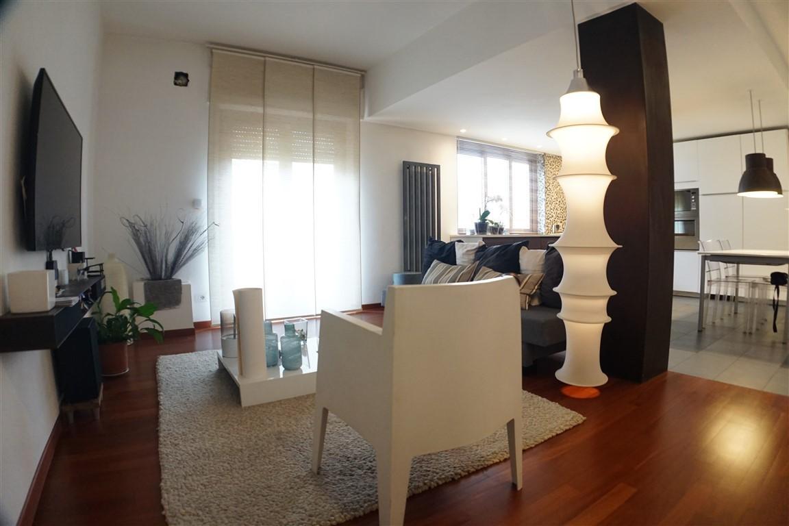 appartamento in vendita a Carrara in zona Marina di Carrara