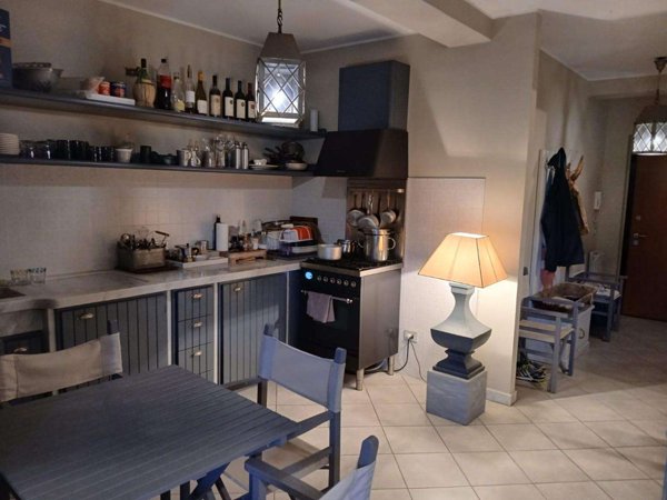 appartamento in vendita a Carrara in zona Marina di Carrara