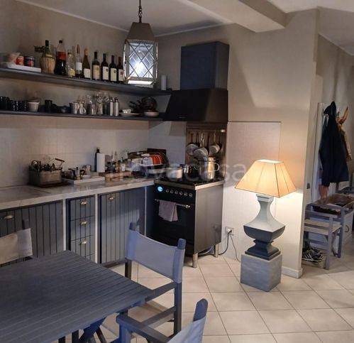 appartamento in vendita a Carrara in zona Avenza