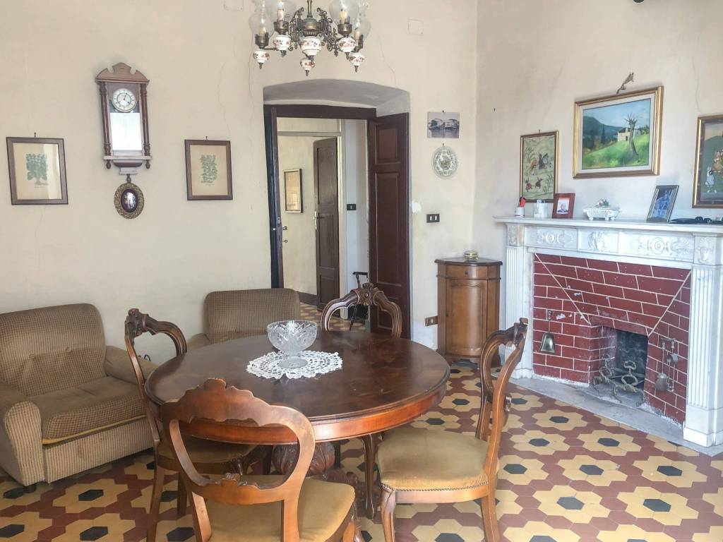 appartamento in vendita a Carrara in zona Centro Città