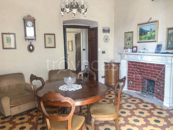 appartamento in vendita a Carrara in zona Centro Città