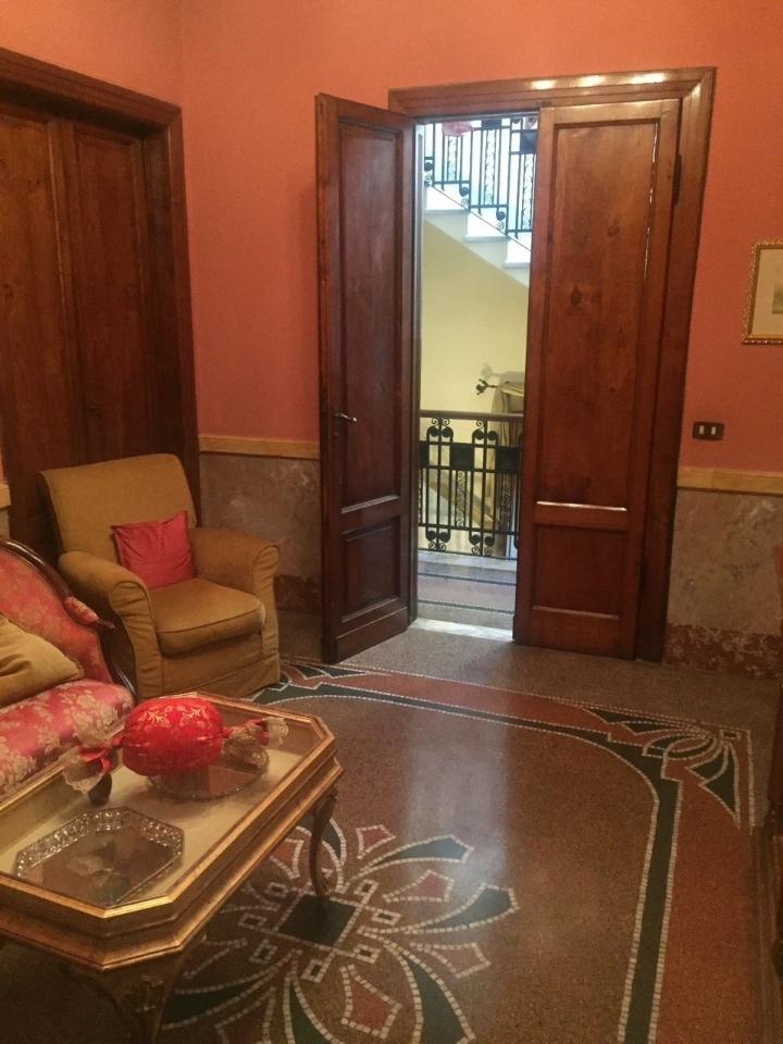 casa indipendente in vendita a Carrara