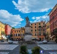 ufficio in vendita a Carrara in zona Centro Città