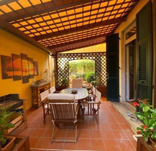 appartamento in vendita a Carrara in zona Centro Città