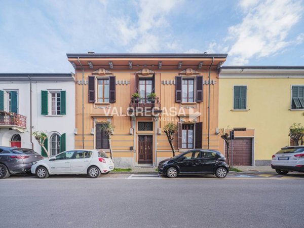 casa indipendente in vendita a Carrara in zona Marina di Carrara