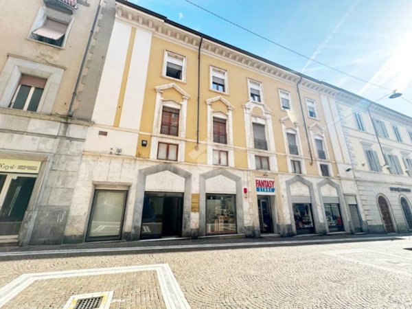 appartamento in vendita a Carrara in zona Centro Città