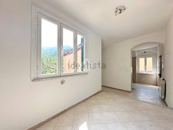 appartamento in vendita a Carrara in zona Codena
