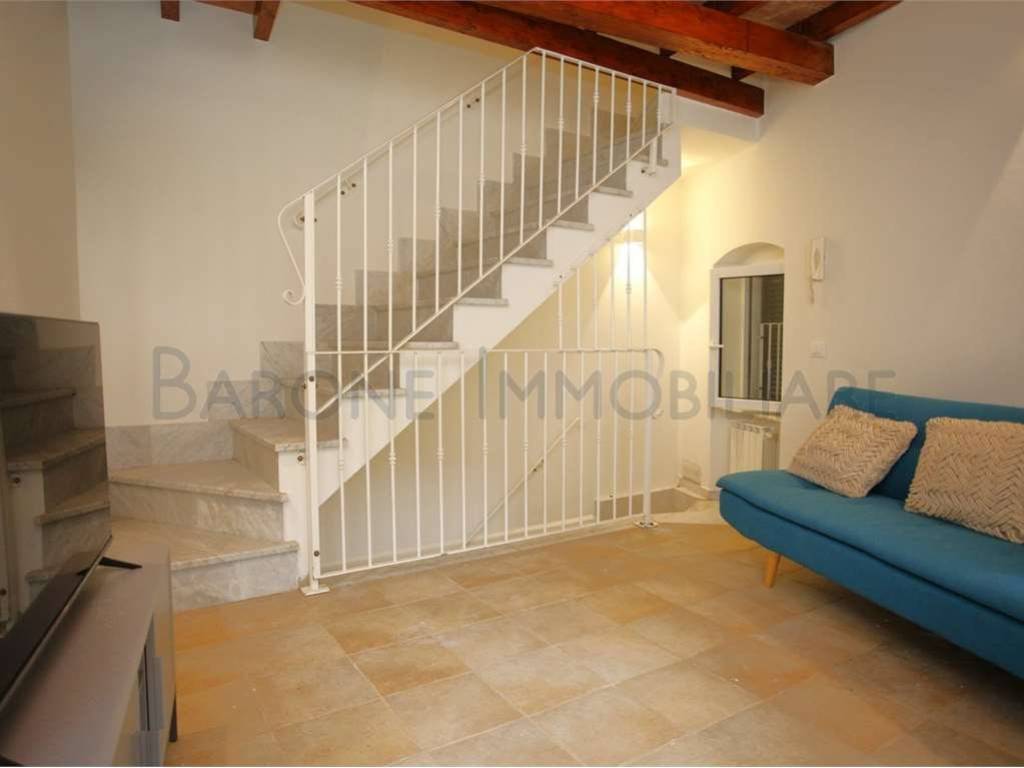 appartamento in vendita a Carrara in zona Torano