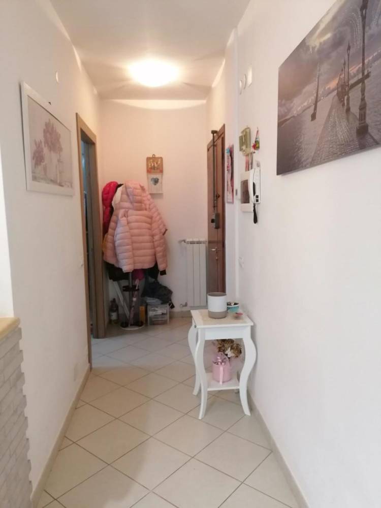 appartamento in vendita a Carrara in zona Marina di Carrara