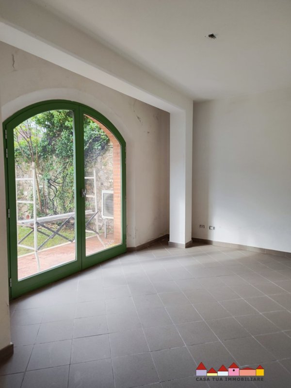 ufficio in vendita a Carrara