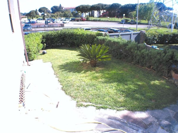 appartamento in vendita a Carrara in zona Sant'Antonio