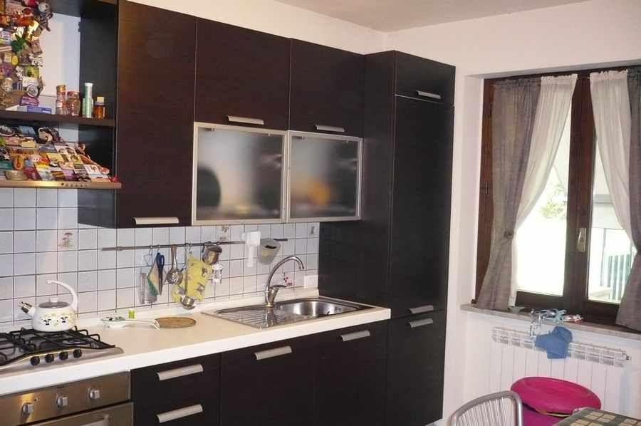 casa indipendente in vendita a Carrara in zona Avenza