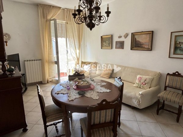 appartamento in vendita a Carrara in zona Marina di Carrara