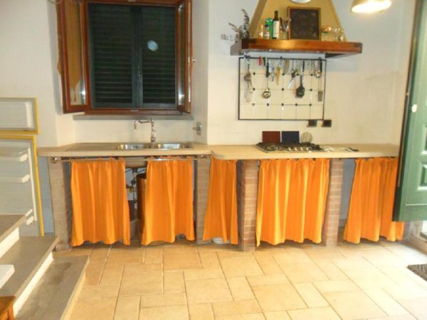 appartamento in vendita a Carrara in zona Avenza