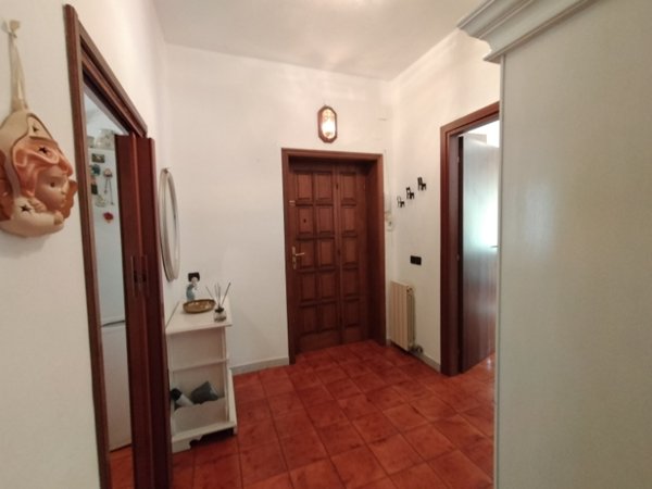 appartamento in vendita a Carrara in zona Stadio