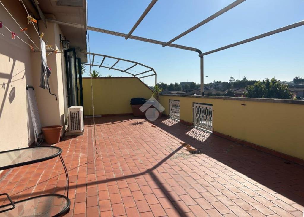 appartamento in vendita a Carrara in zona Avenza