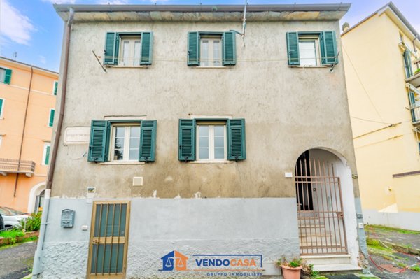 appartamento in vendita a Carrara in zona Centro Città