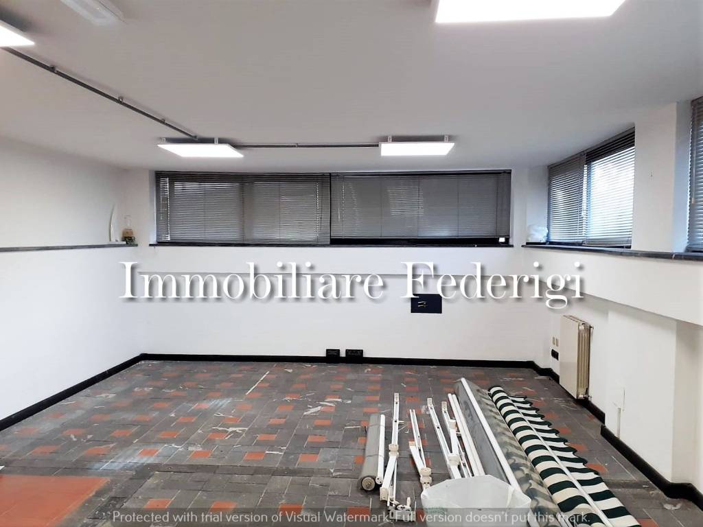 ufficio in vendita a Carrara in zona Marina di Carrara