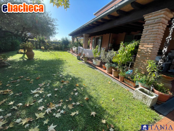 casa indipendente in vendita a Carrara in zona Fossone
