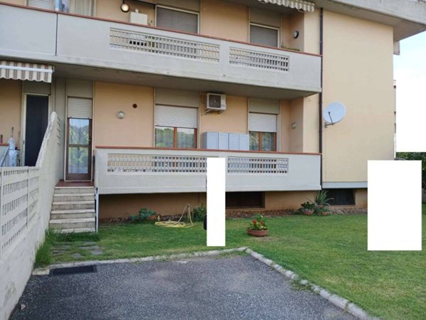 appartamento in vendita a Carrara in zona Marina di Carrara