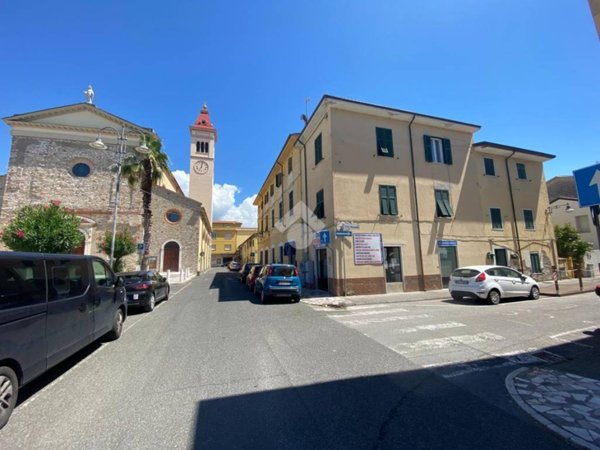 appartamento in vendita a Carrara in zona Marina di Carrara