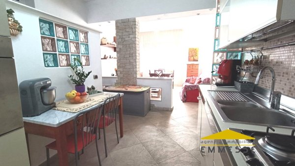 appartamento in vendita a Carrara in zona Marina di Carrara