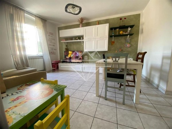 appartamento in vendita a Carrara in zona Avenza