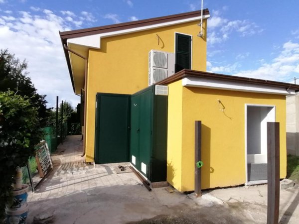 casa indipendente in vendita a Carrara in zona Nazzano