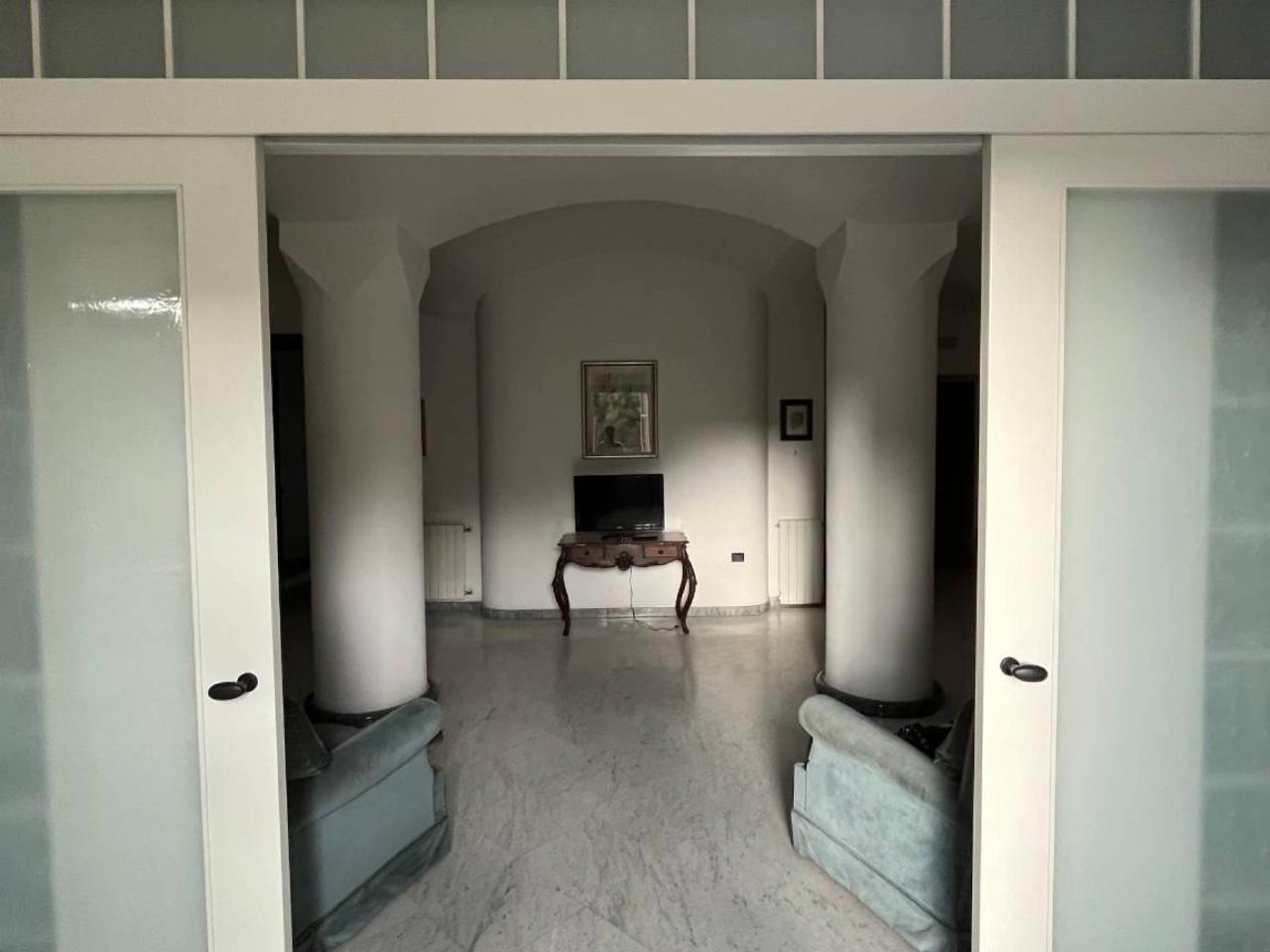 appartamento in vendita a Carrara in zona Centro Città